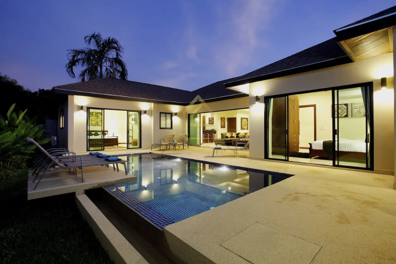 1 Pool and villa