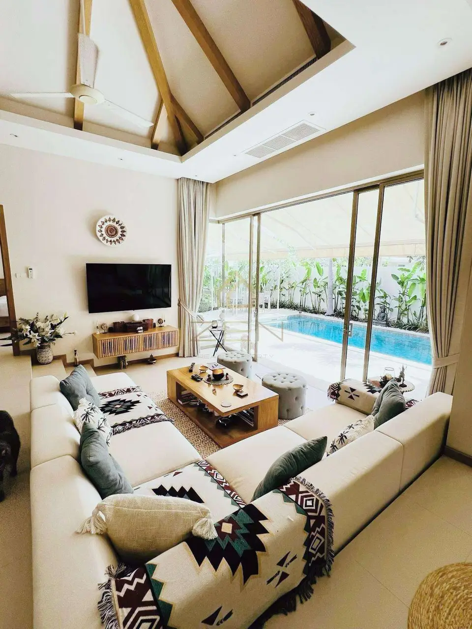 90ee0029-6668-4d0f-8de9-7f72dc676b50