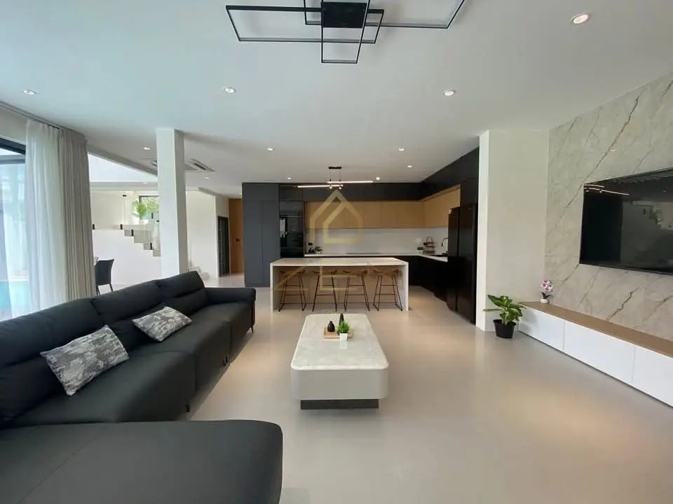 545556671_823698730014712_1999680184764824323_n