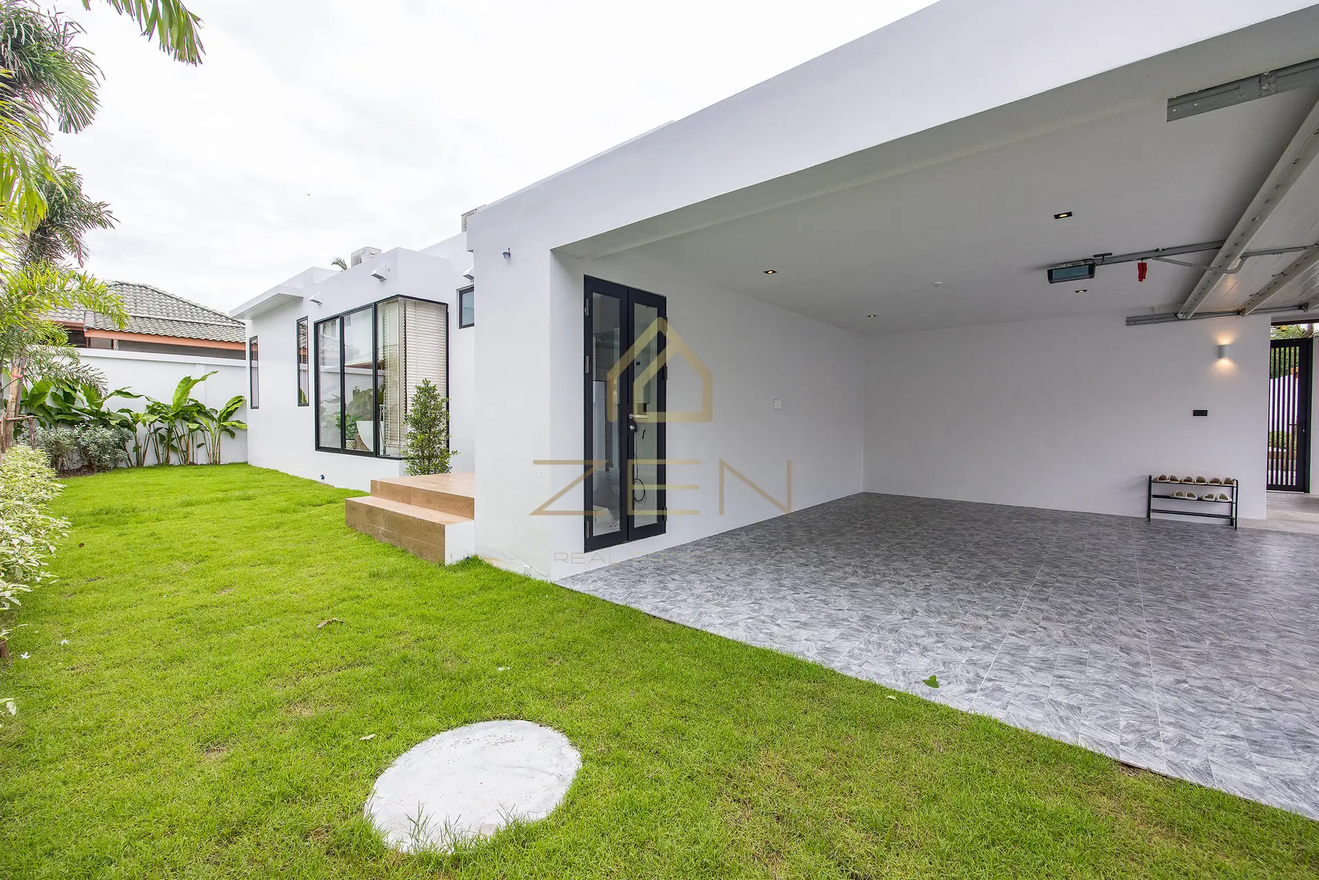 Monetaria Exterior (38)