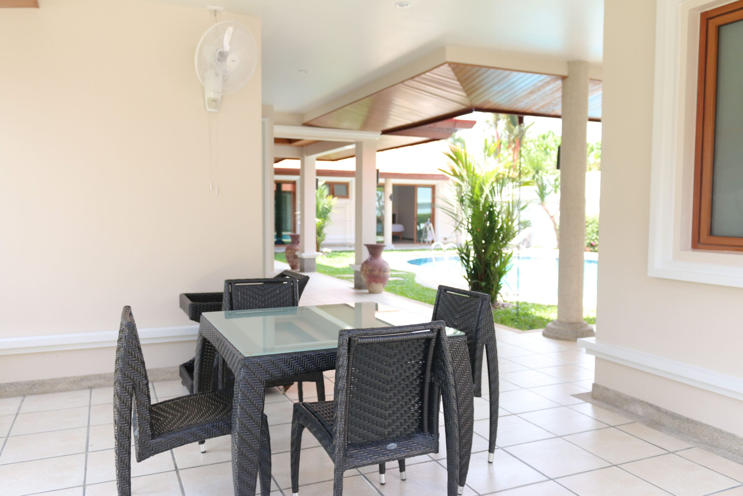 Outdoor Dining area2