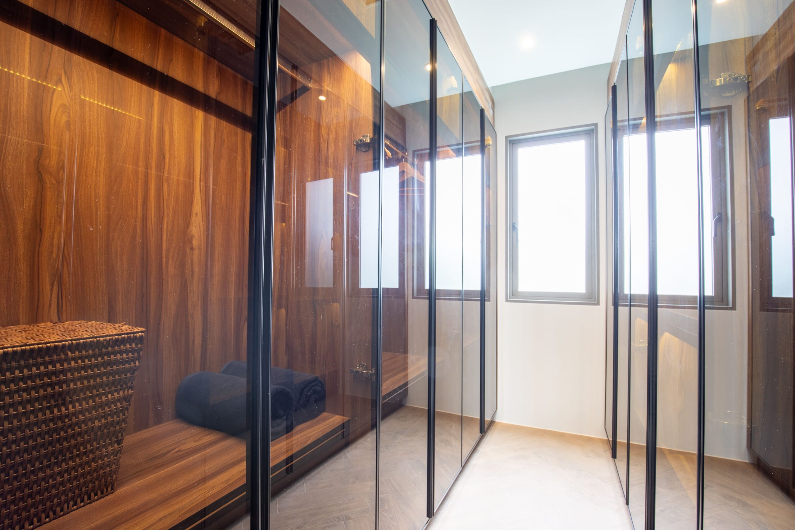 Villa H-23 Walk-in Closet