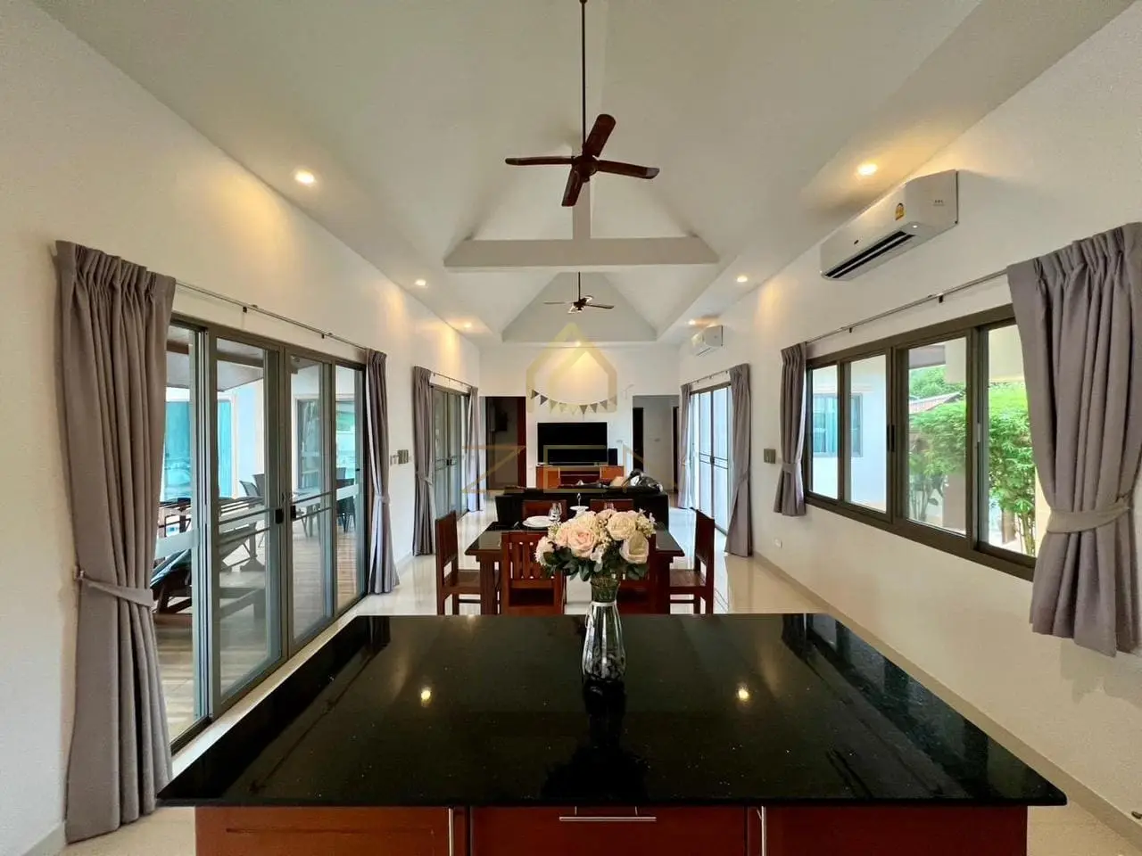 1b3a1281-9401-4219-8691-820279785a32