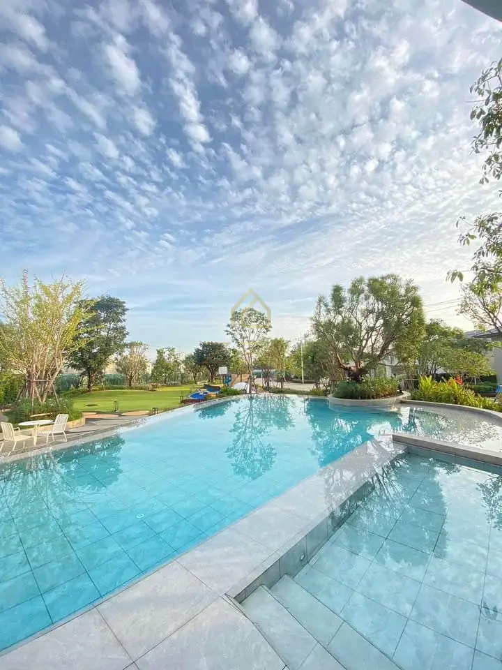 569179587_122156768708625043_6195579397706395454_n