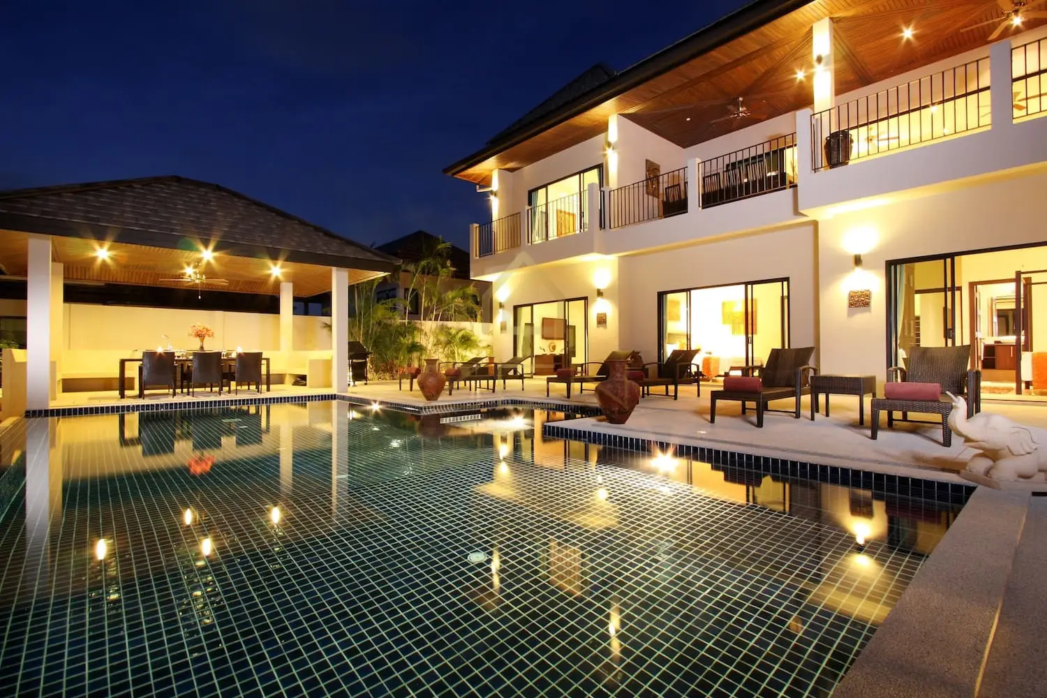 7 Villa Sala Pool at night