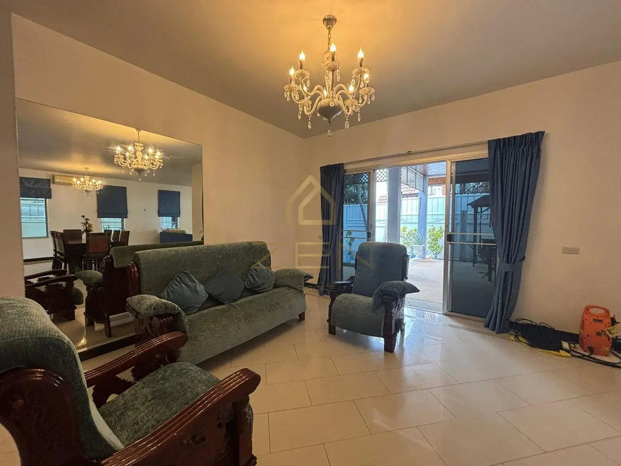 c30373f4-6053-45d8-b5f0-72b6aa7d1058