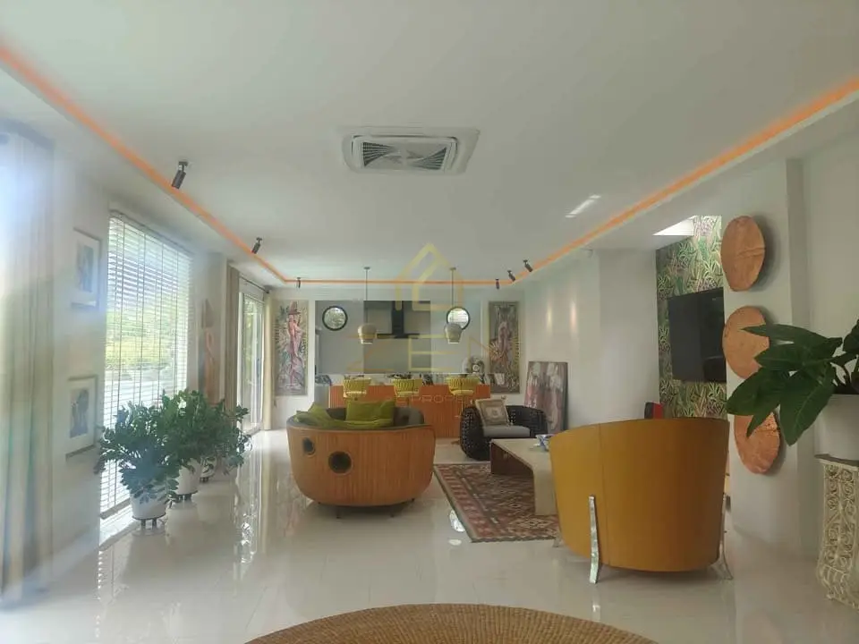 542753992_10239332189620232_1160715100387429808_n