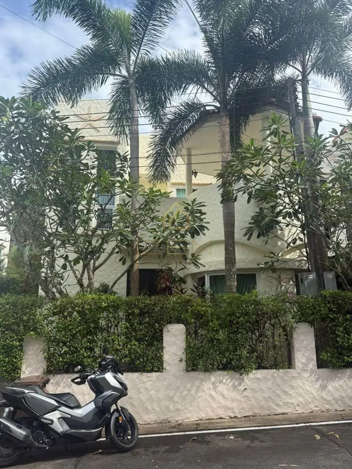 592515223_10163656685284322_1569850800966574182_n