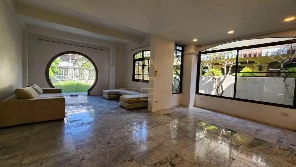 596815073_10161516421566262_4401208332867156322_n