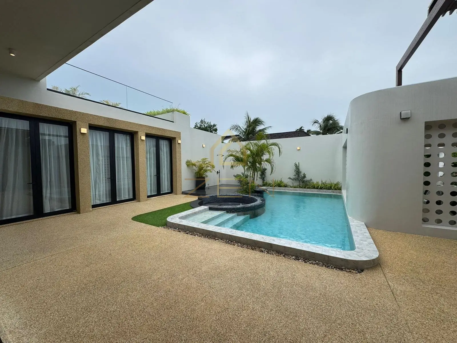 WhatsApp Image 2025-12-03 at 08.00.44