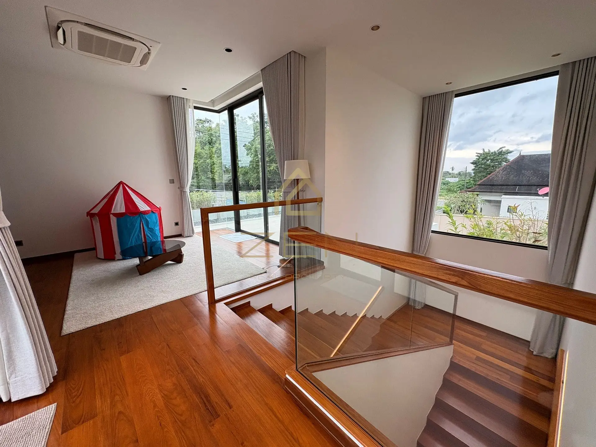 WhatsApp Image 2025-12-04 at 07.12.01