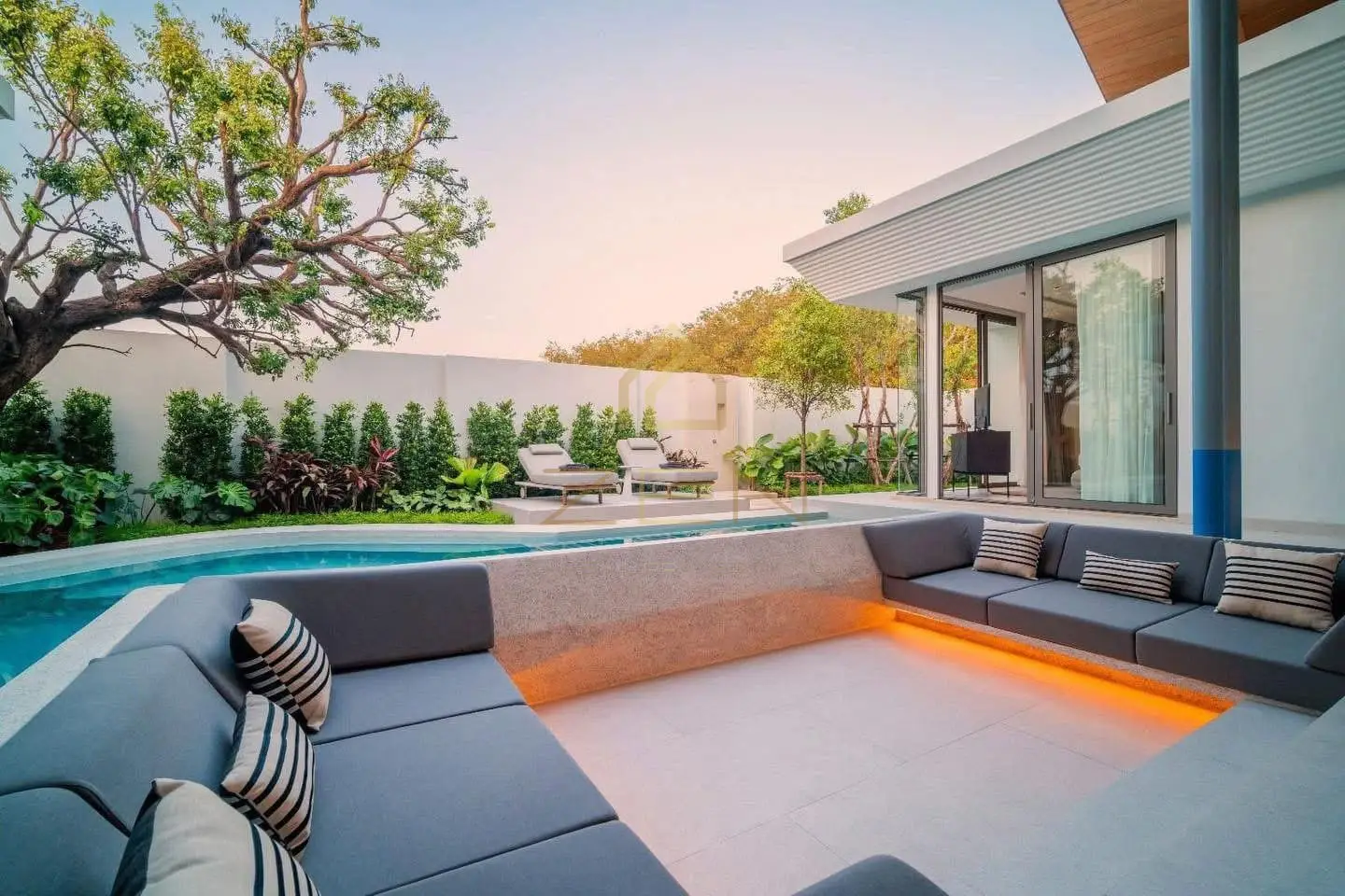 WhatsApp Image 2025-12-08 at 15.10.04