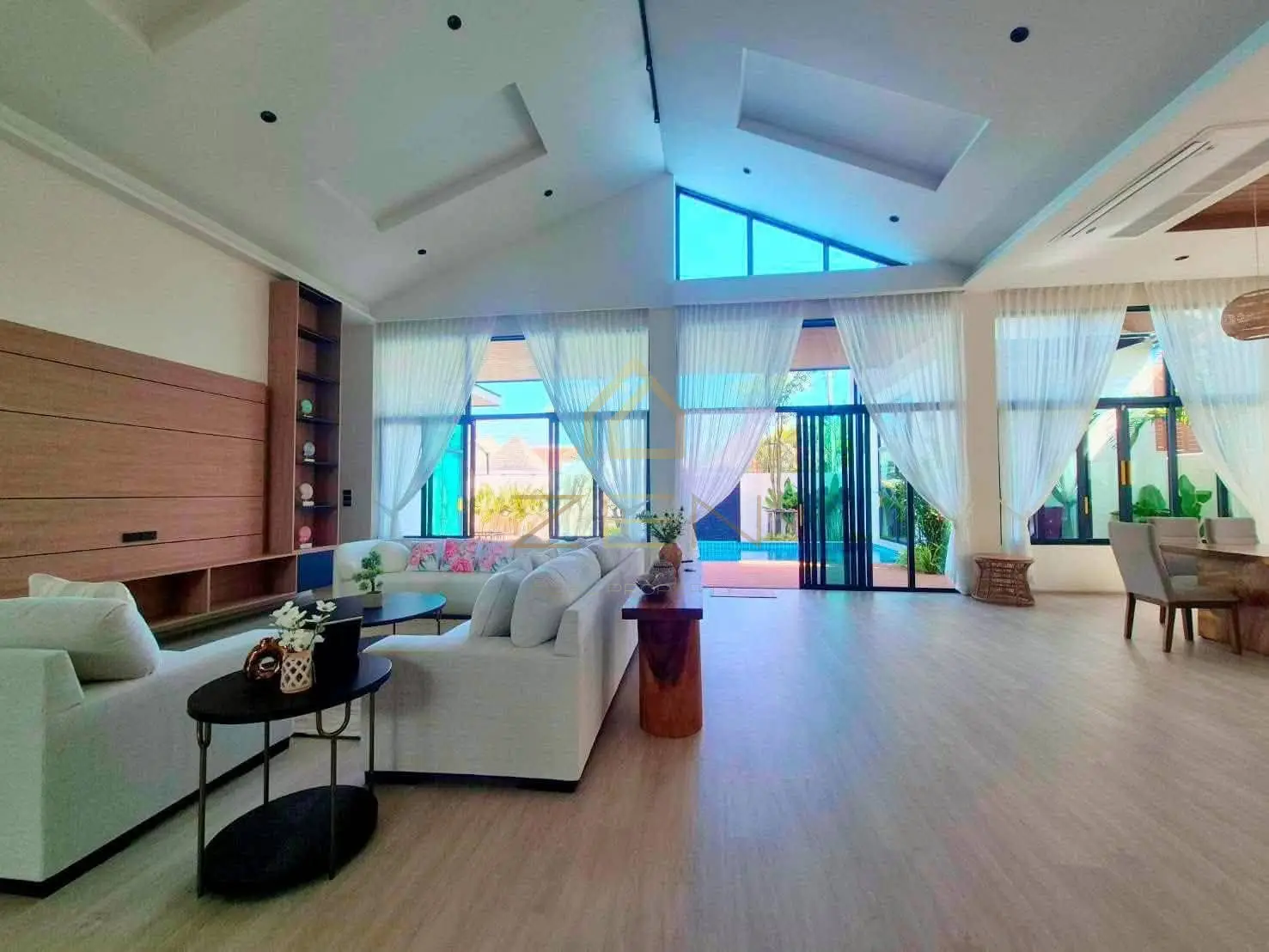 WhatsApp Image 2025-12-08 at 15.14.43 (1)