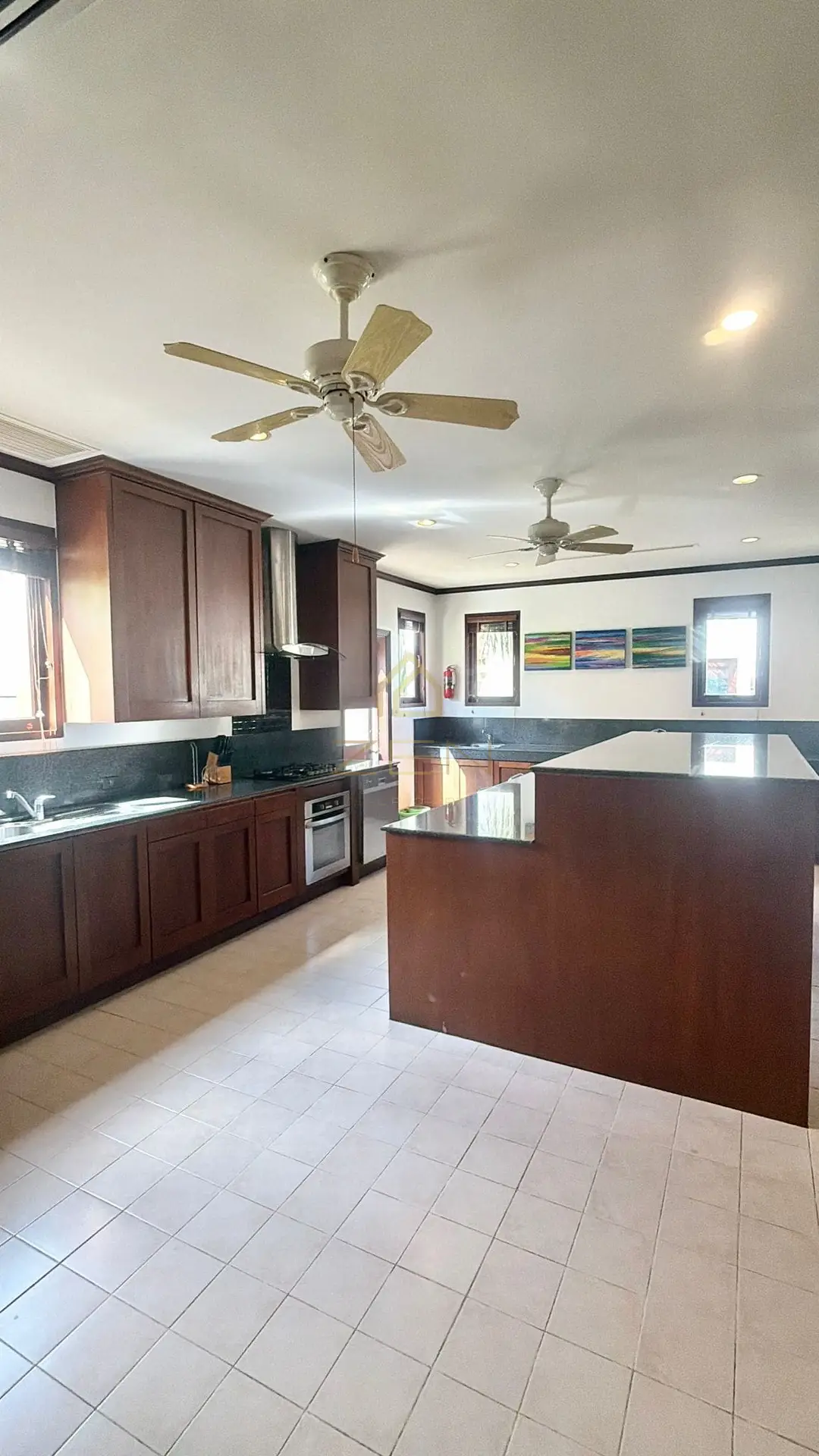 WhatsApp Image 2025-12-19 at 08.41.53 (1)