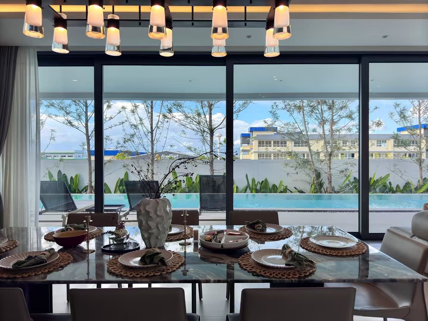 09e65e88f9d552f0b64ba7854765612c 2