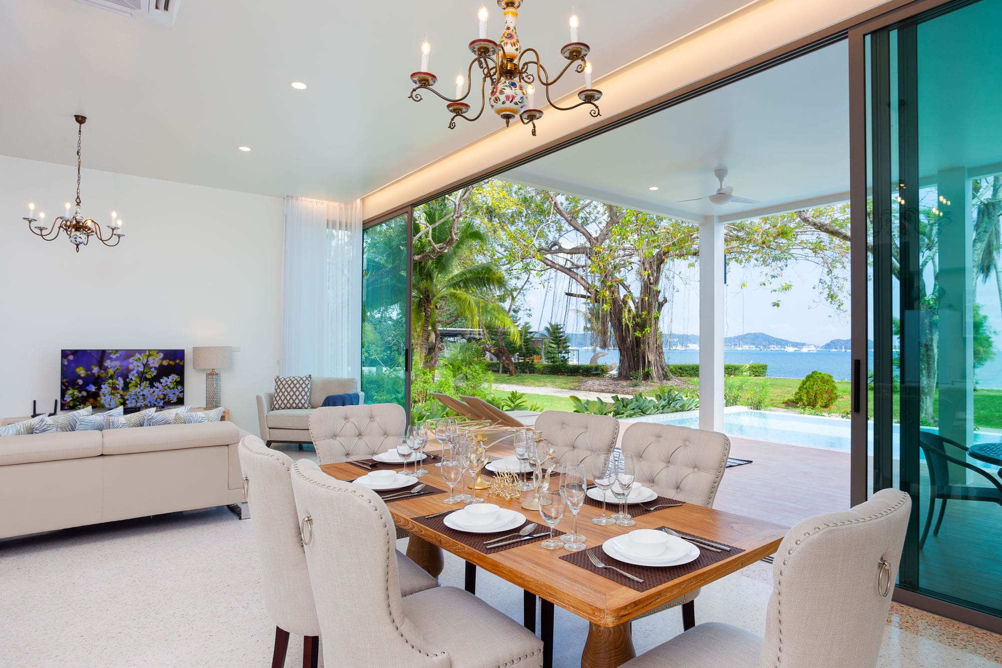 02_3-Bedroom Seafront Pool Suite