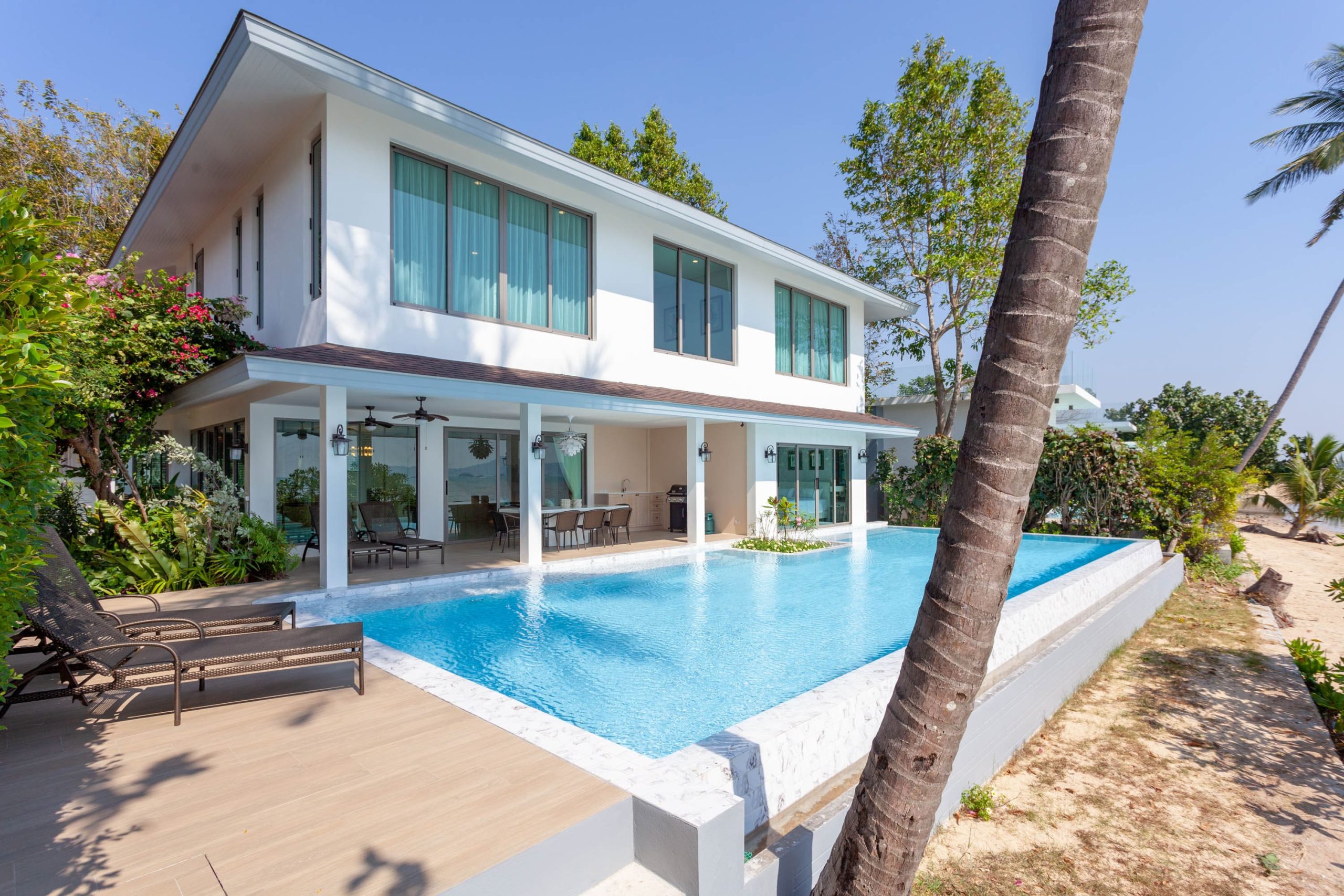 4-Bedroom Beachfront Pool Villa-004