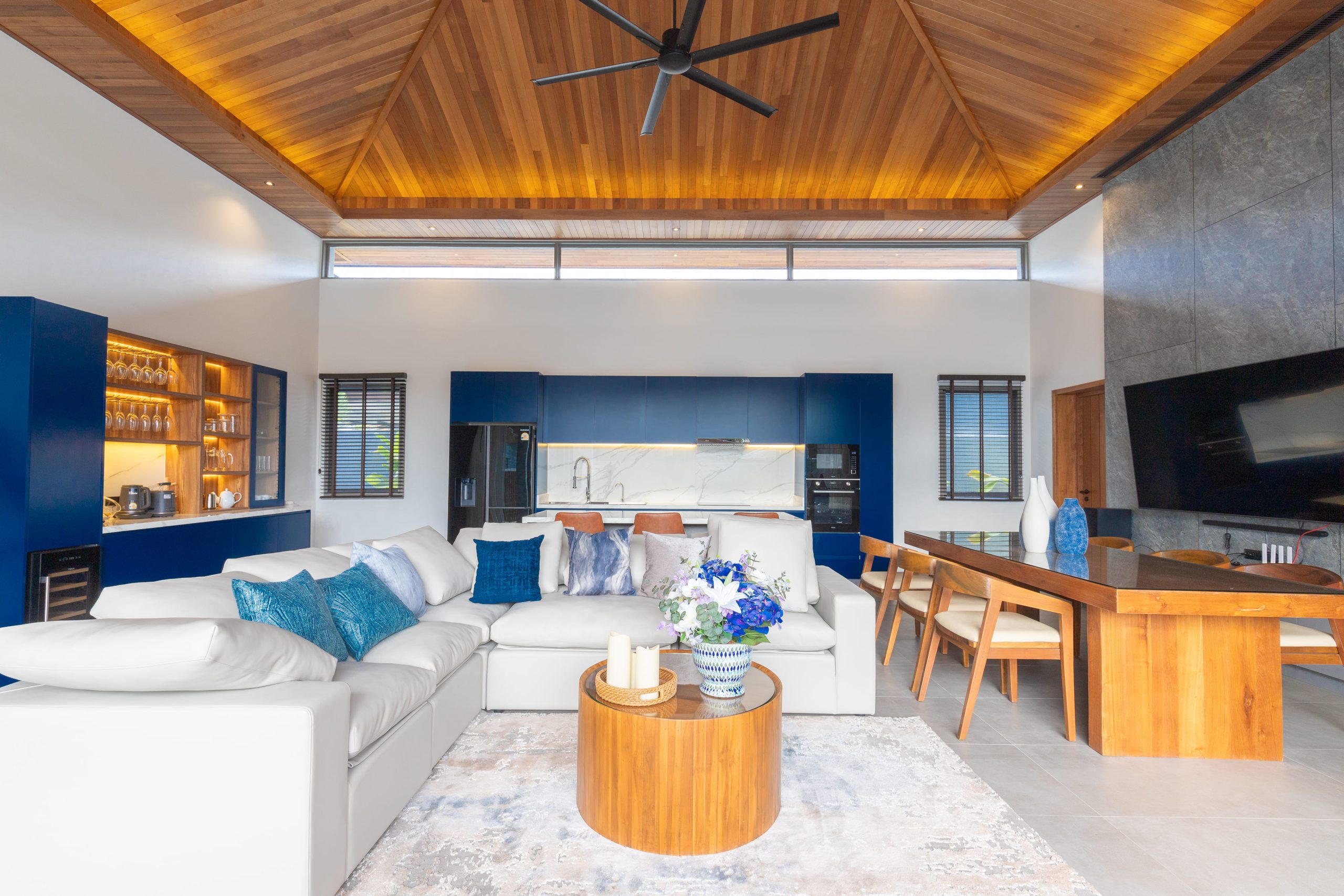 Villa F-6 Living area