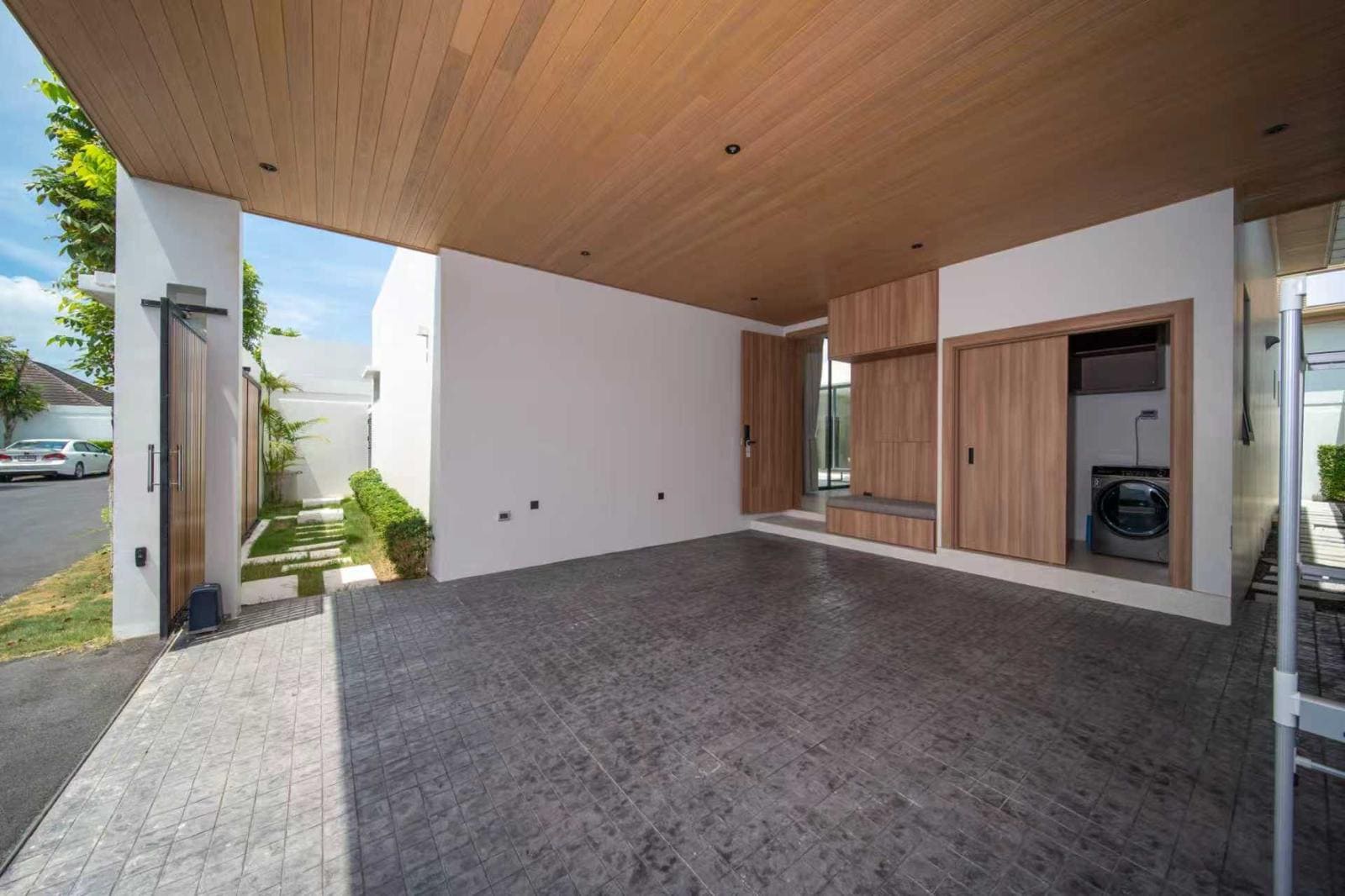 WhatsApp Image 2026-04-10 at 09.27.22