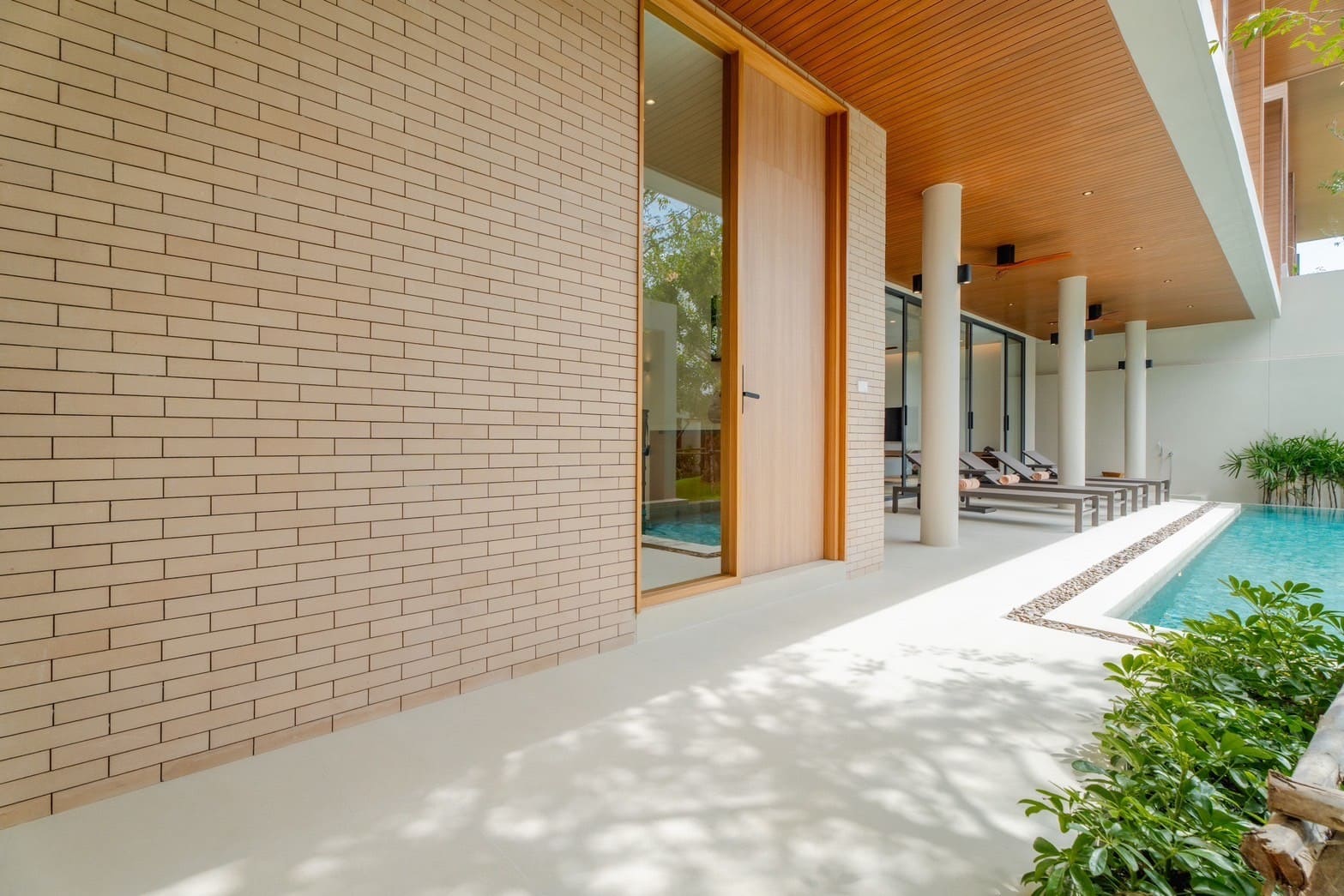Outdoor and swimming pool (1)