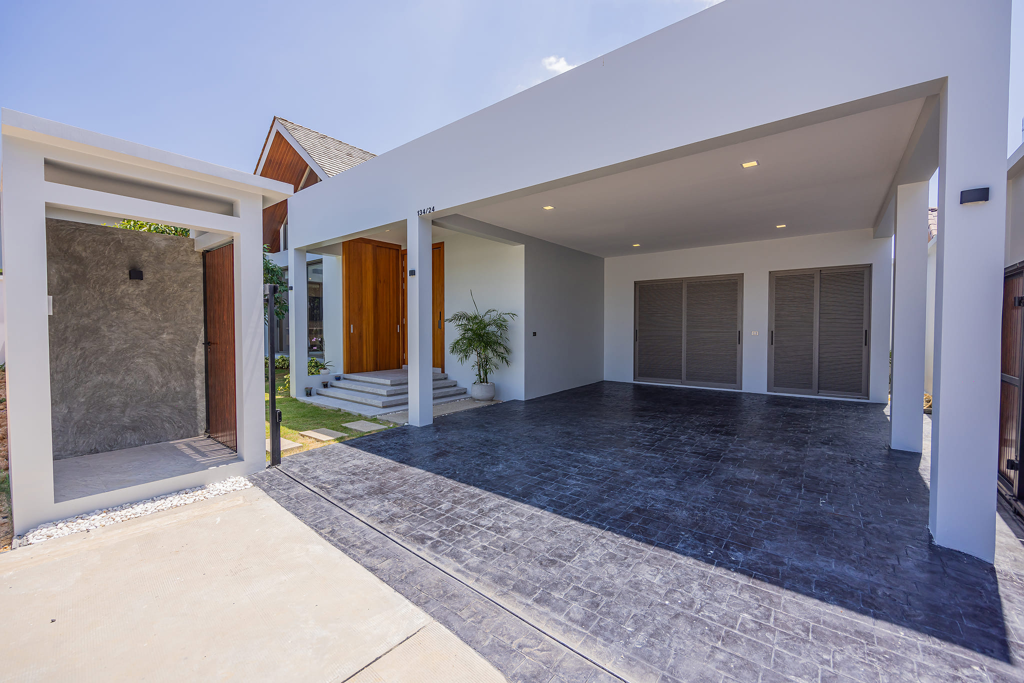 Grandma Villa Car Parking (2)