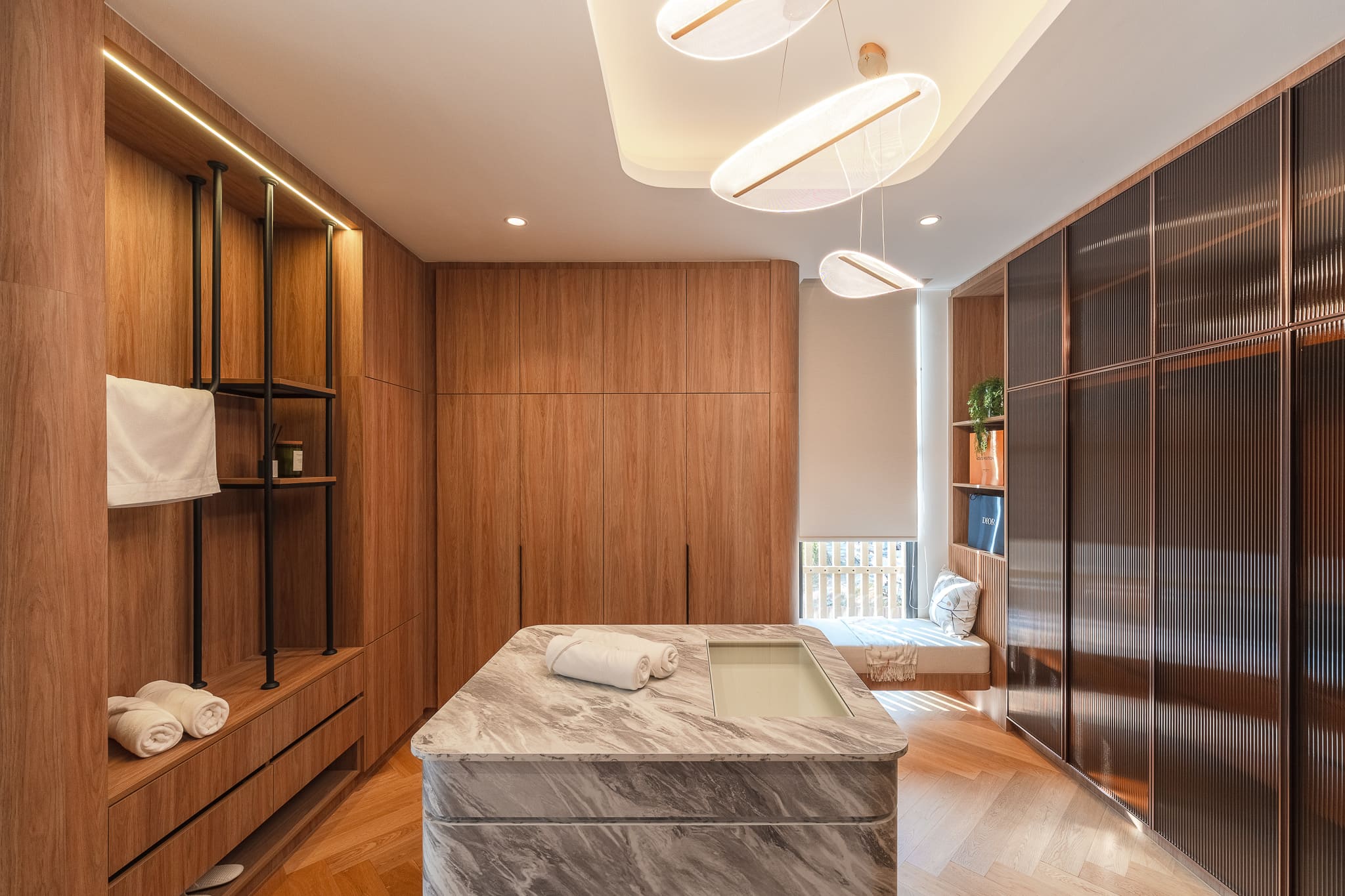 Interior Master walk-in closet 01