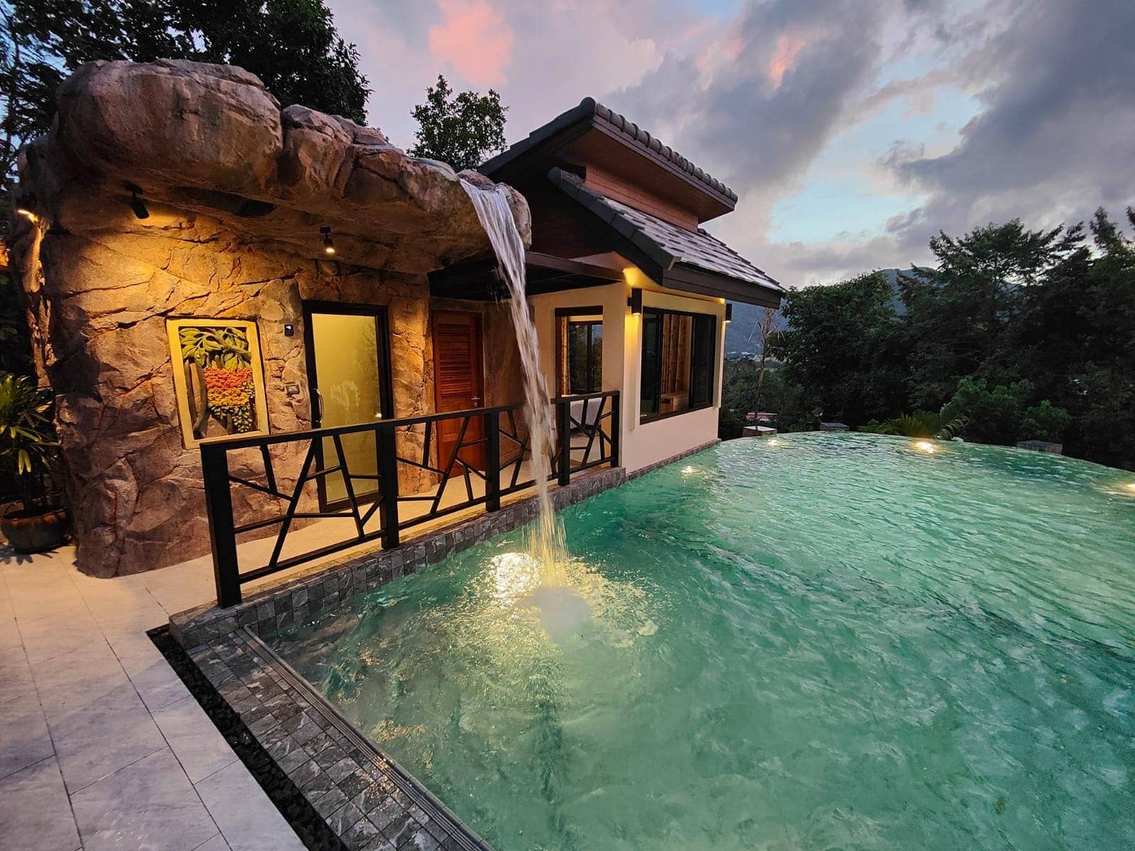 Private 6 Bedroom Villa in Kathu for Rent