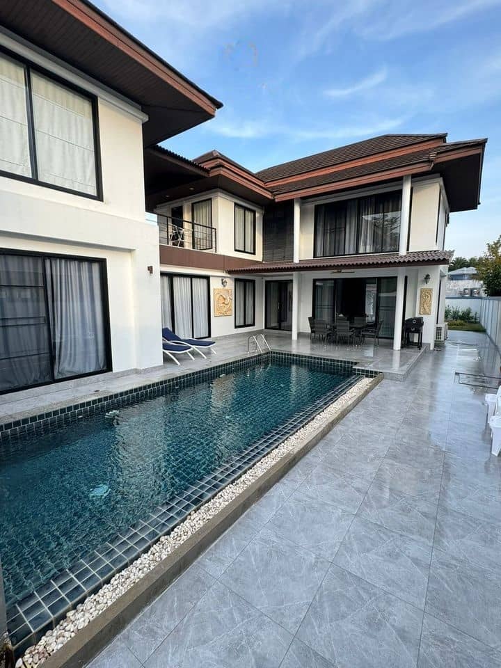 Cozy Villa with 3 Bedrooms In Bangtao For Rent, Bang Tao, Phuket