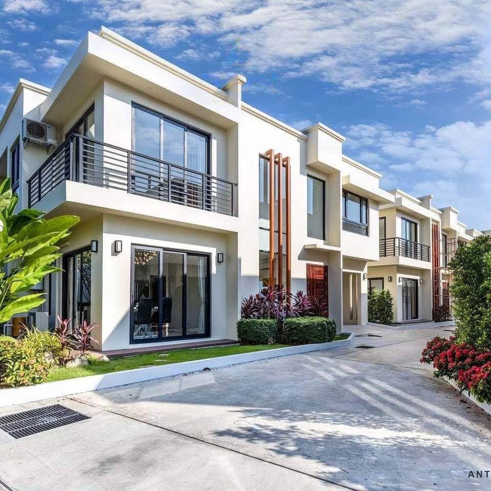 Modern Villa 3 Bedrooms for Rent in Bangtao, Bang Tao, Phuket