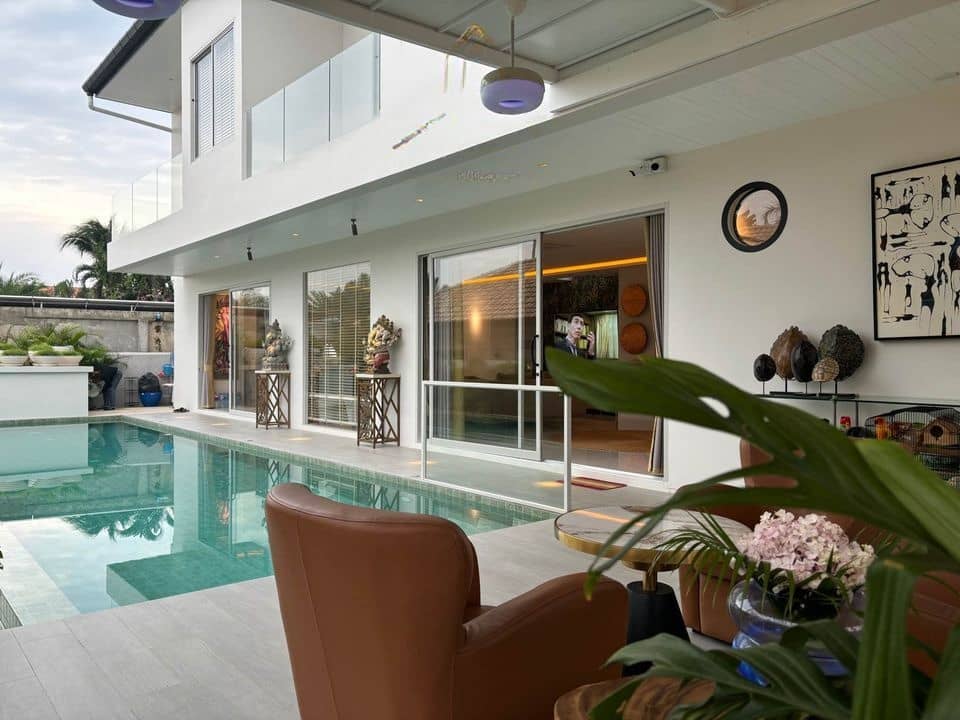 Modern Villa with 3 Bedrooms in Rawai for Sale, Rawai, Phuket
