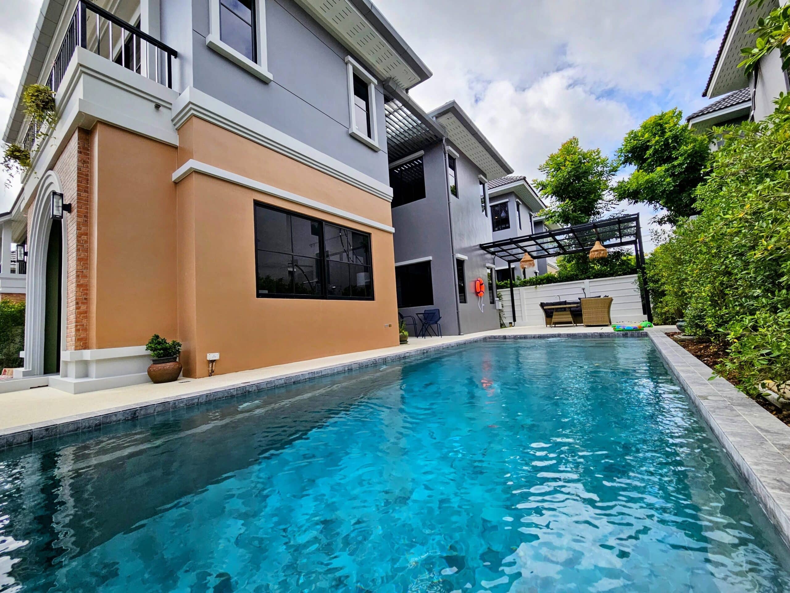 Private Modern 6 Bedroom Villa in Koh Keaw for Sale