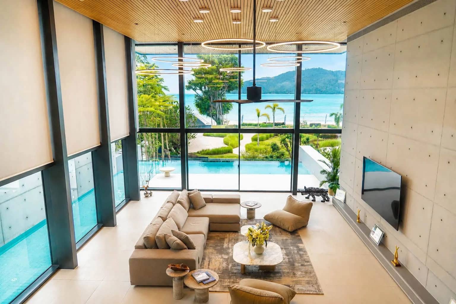 Luxury beachfront Villa with 5 bedrooms, Rawai, Phuket