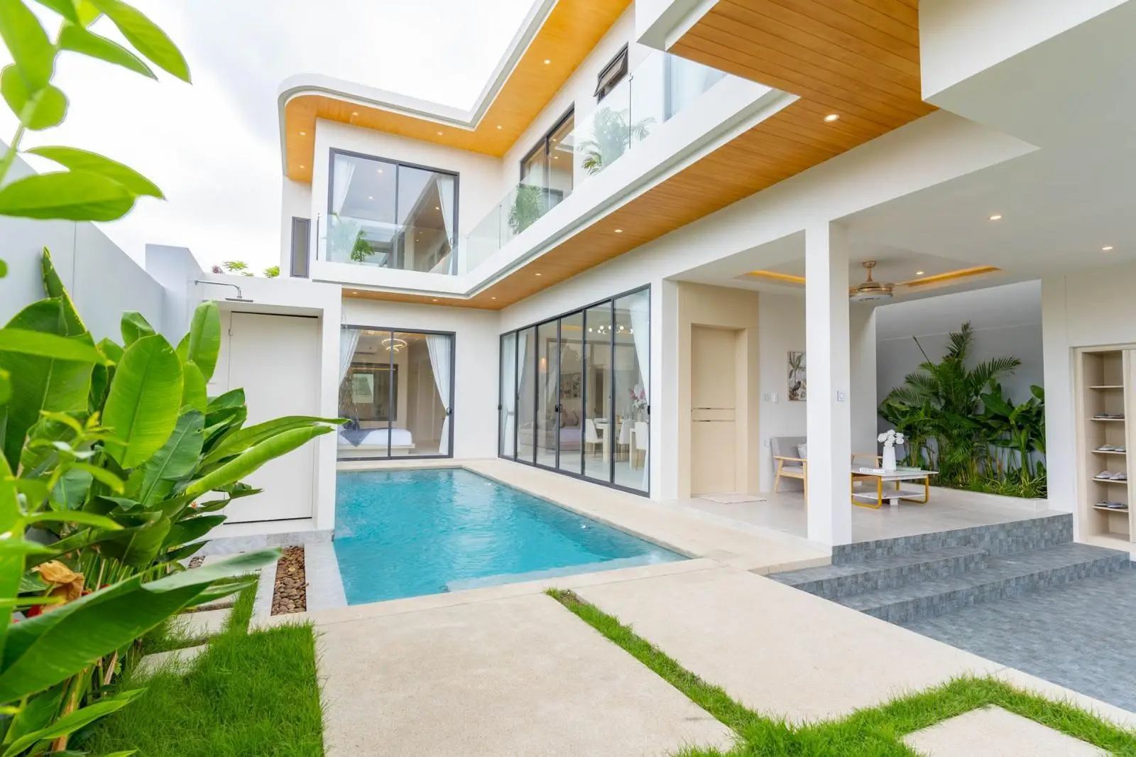 Private Modern 4 Bedroom Villa in Rawai for Sale, Rawai, Phuket
