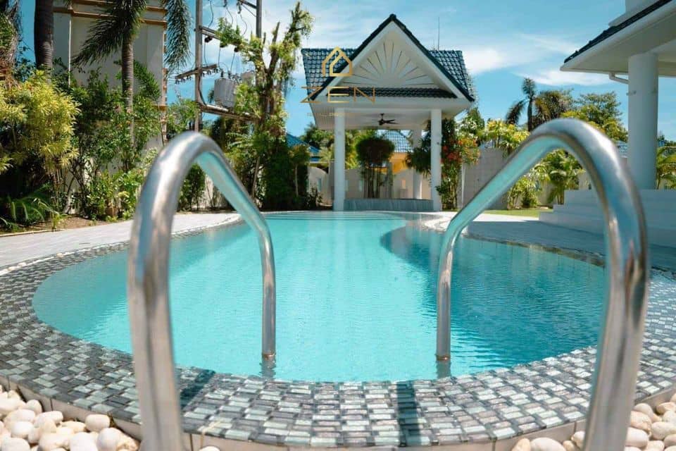 Luxury Villa with 3 Bedrooms in Rawai For Rent, Rawai, Phuket
