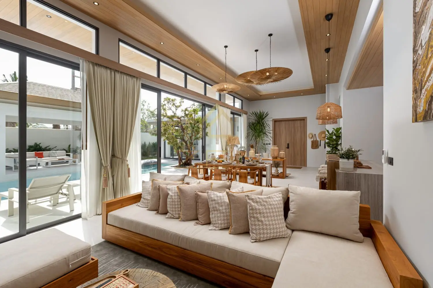 Luxury Villas 3 -4 Bedrooms in Maikhao For sale, Thalang, Phuket