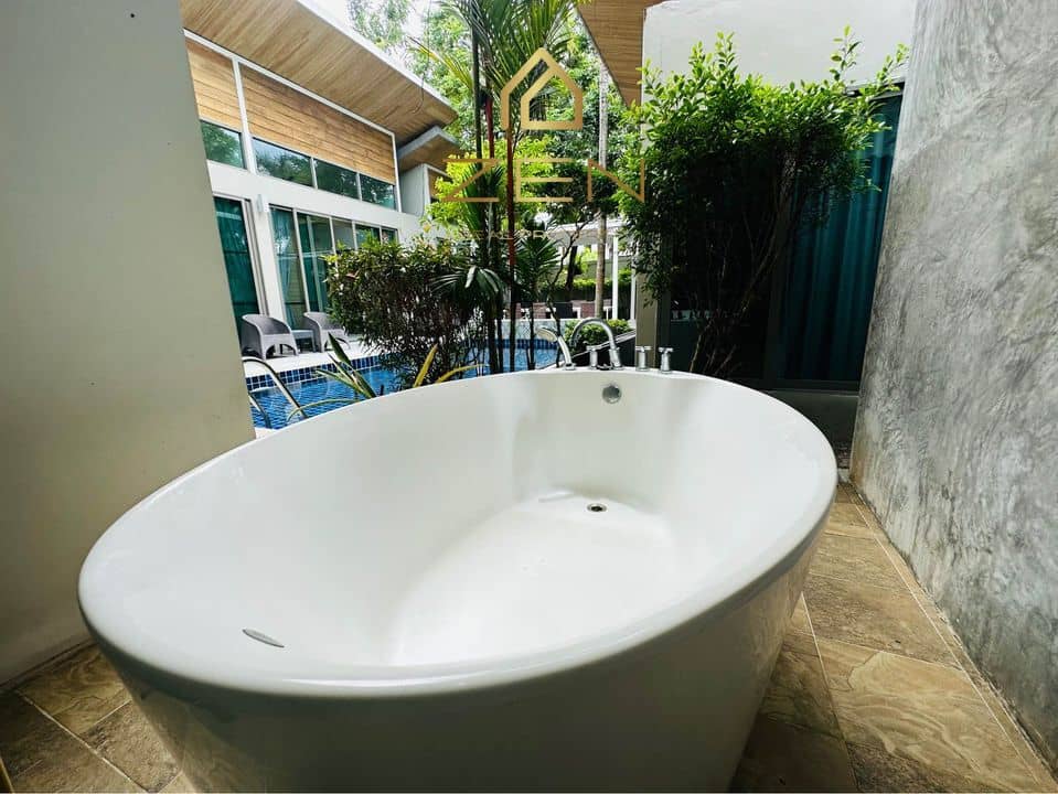 Private Pool Villa with 4 Bedrooms in Choeng Thale For Rent, Bang Tao, Phuket