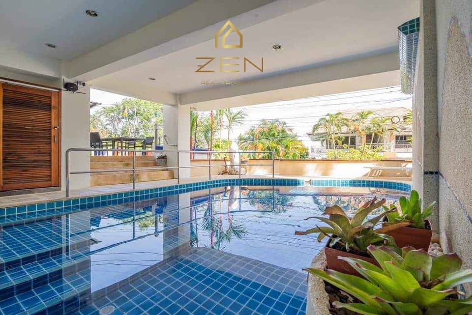 Homey Villa with 5 Bedrooms in Patong for Rent, Patong, Phuket