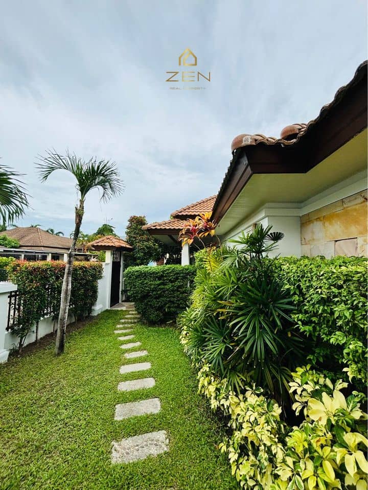 Luxurious 4-Bedroom 2-Story Villa in Rawai for Rent, Rawai, Phuket