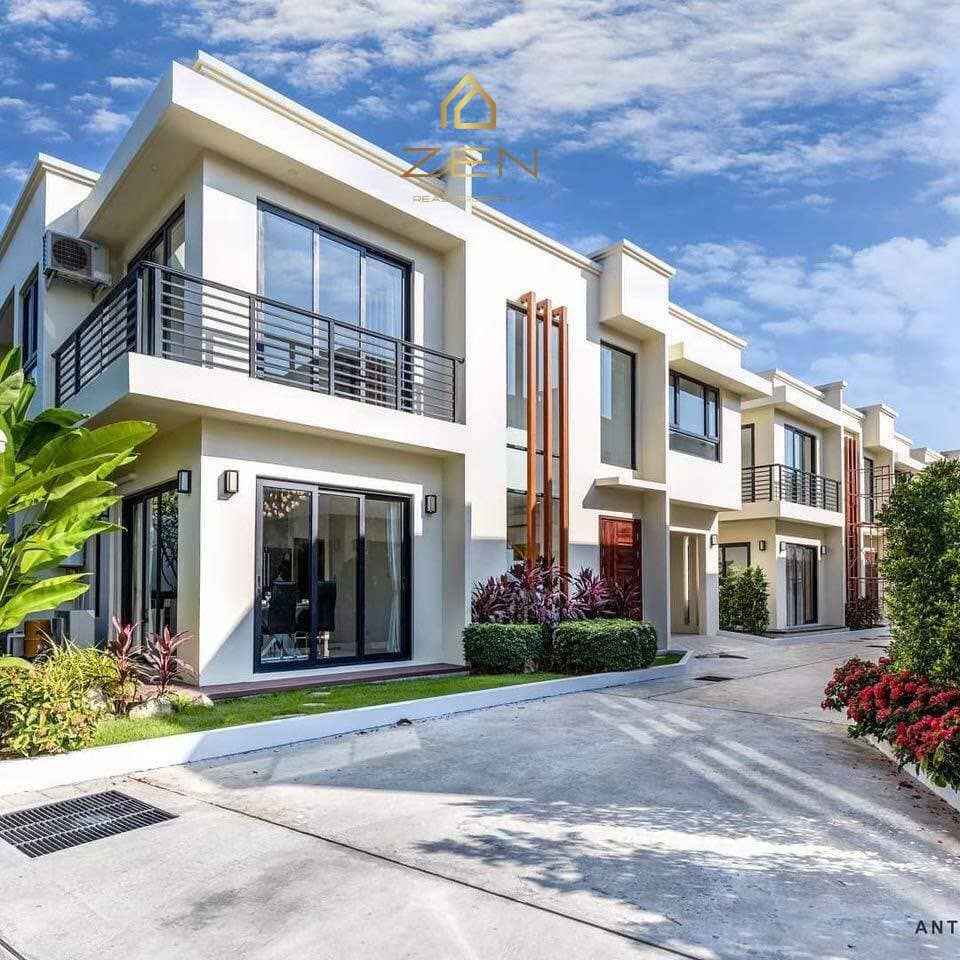 Modern Villa 3 Bedrooms for Rent in Bangtao, Bang Tao, Phuket