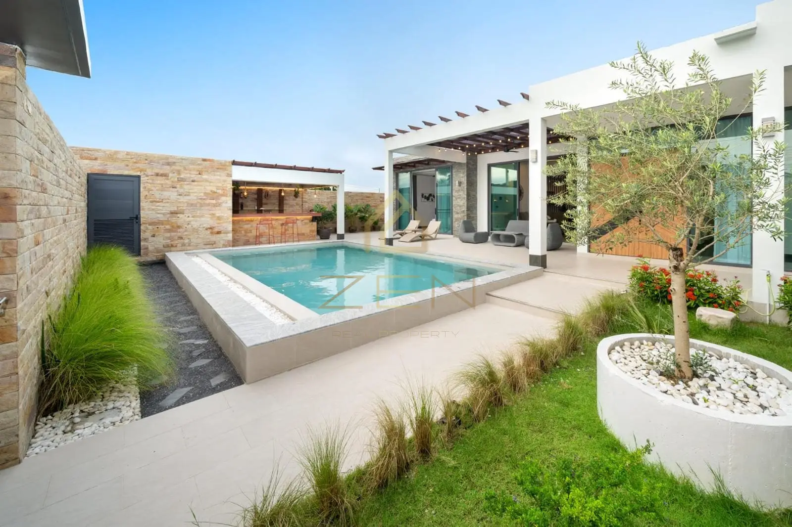 Modern 3+1 Bedroom Luxury Villa, Ban Don — Thalang, Bang Tao, Phuket