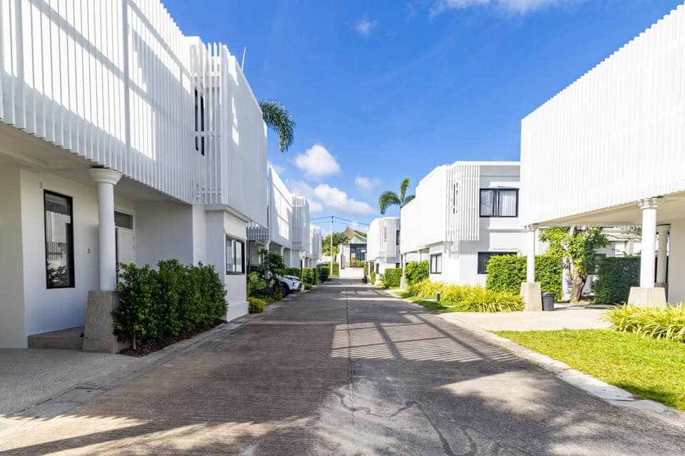 Modern 3-Bedroom House Next to Laguna Phuket for Long-Term Rental, Bang Tao, Phuket