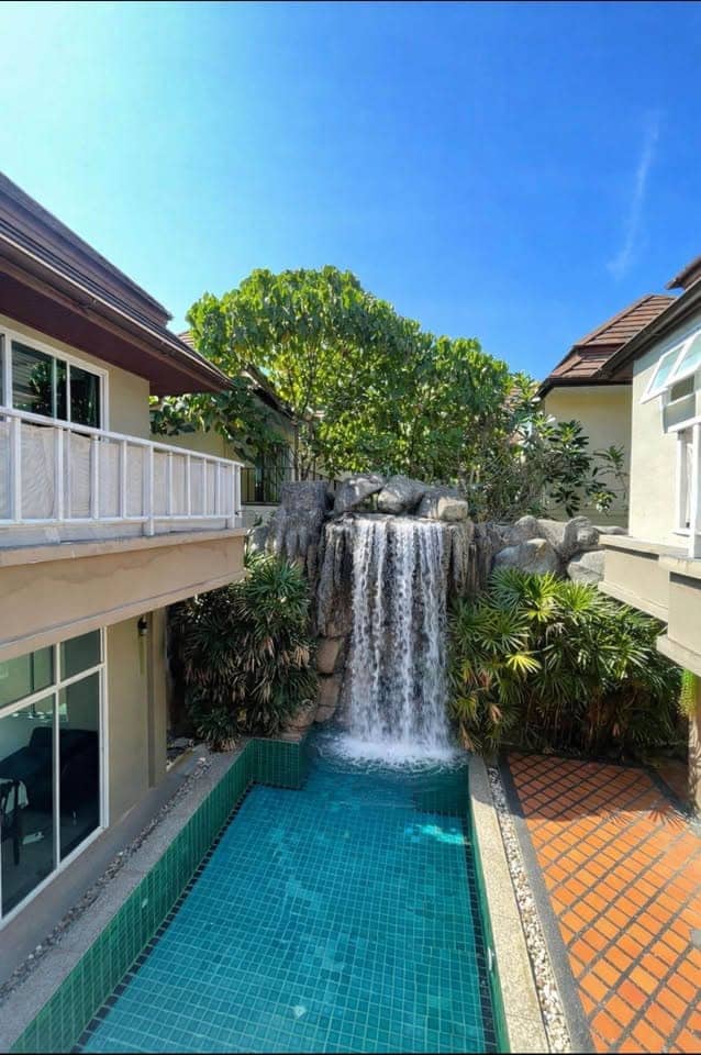 Exquisite 4-Bedroom Private Villa in Rawai for Long-Term Rental, Rawai, Phuket