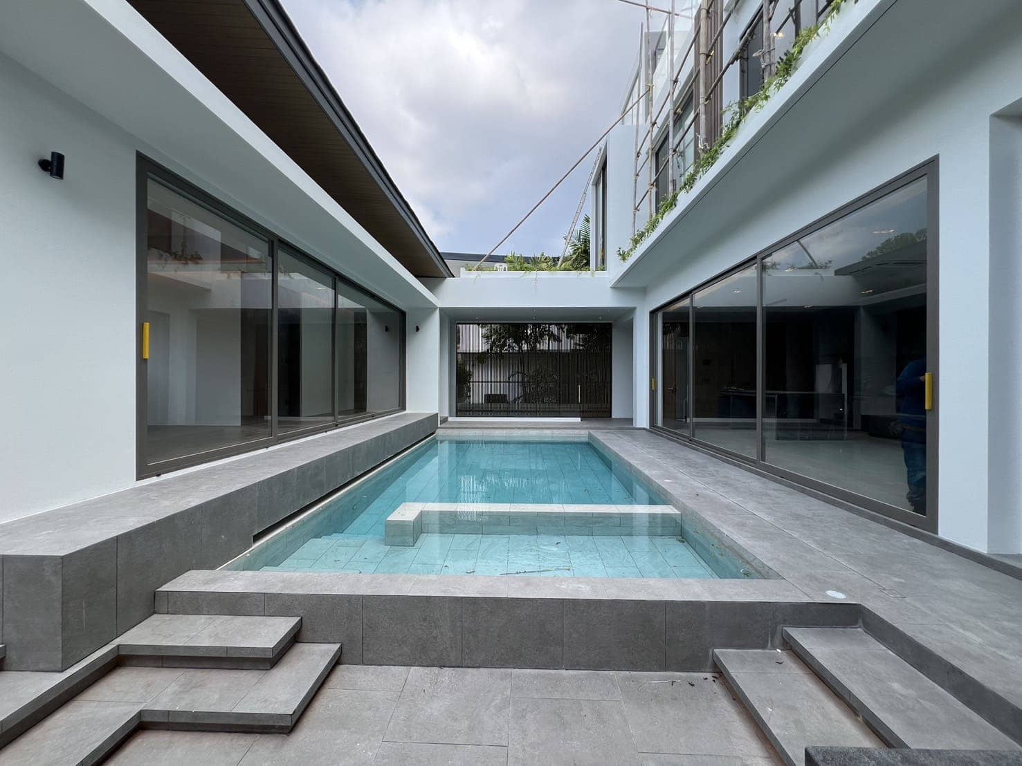 Modern 4-Bedroom Luxury Pool Villa Unit A in Saiyuan, Rawai, Phuket for Long-Term Rental, Rawai, Phuket